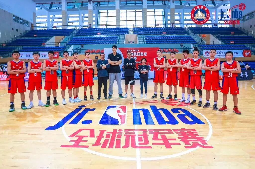伊宁市篮球暑假篮球训练营_伊宁校园篮球联赛冠军是谁_伊宁市篮球